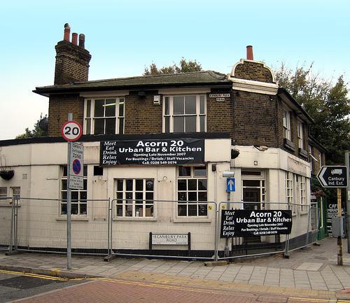 The Artful Dodger in Richmond Road Kingston was a pub next to the Kingston railway bridge