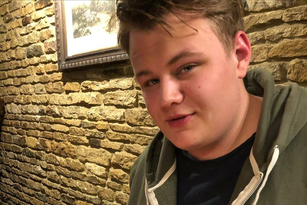 Foreign Office apologises for 'upsetting' emails about Harry Dunn's family - Vimarsana News