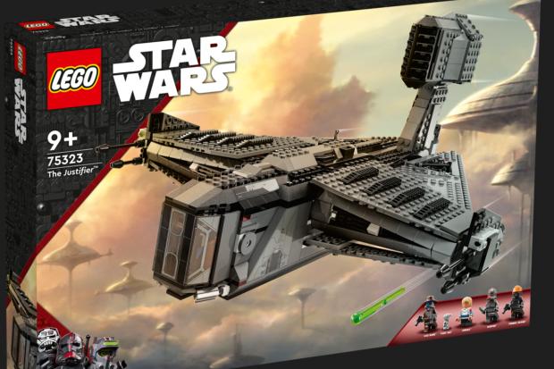 Surrey Comet: LEGO® Star Wars™ The Justifier™. Credit: LEGO