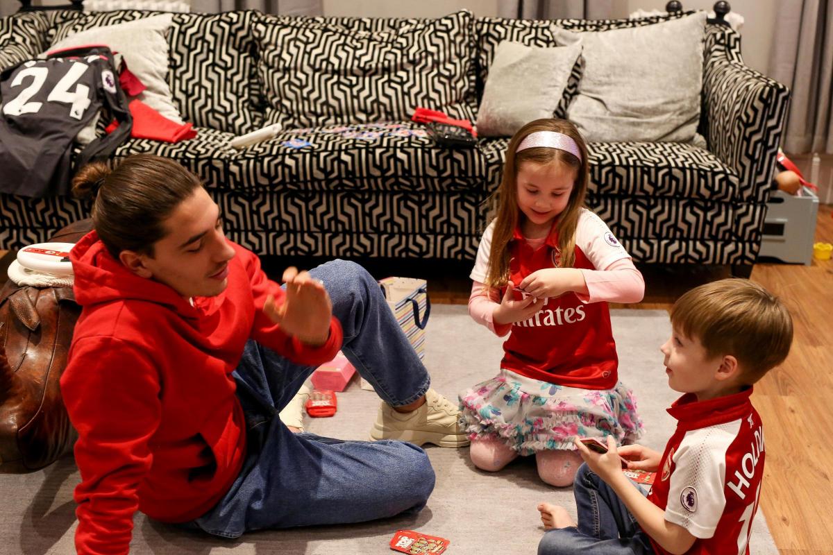 Hector Bellerin surprises young fan with his signed Arsenal shirt